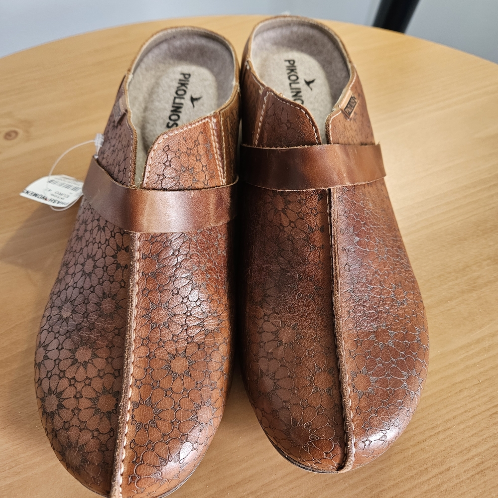 PIKOLINOS Brown Tan Floral-Patterned Leather Clogs - Picture 8 of 8